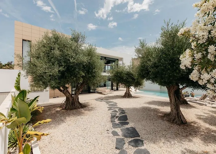 Grand With Pool בית נופש סגונטו